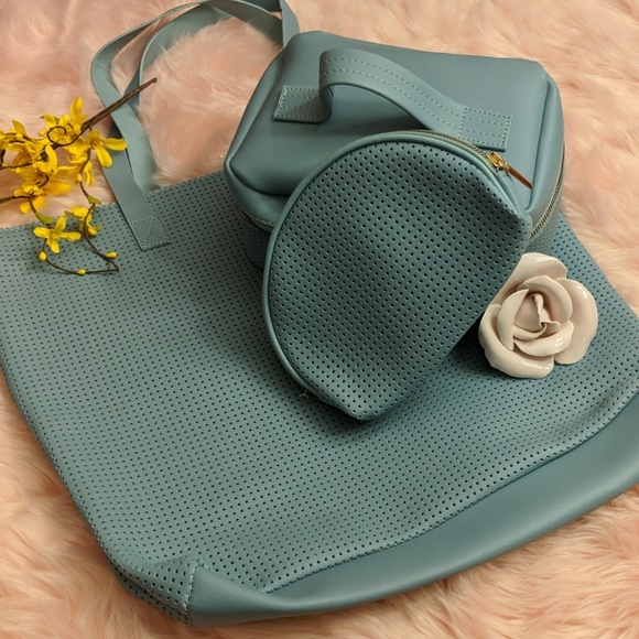 Handbags - NEW  BABY BLUE TOTE SET